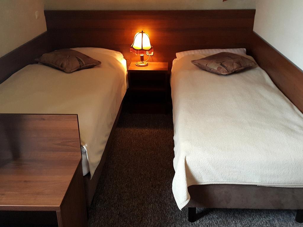Zajazd Byczy Róg Międzylesie Exterior foto